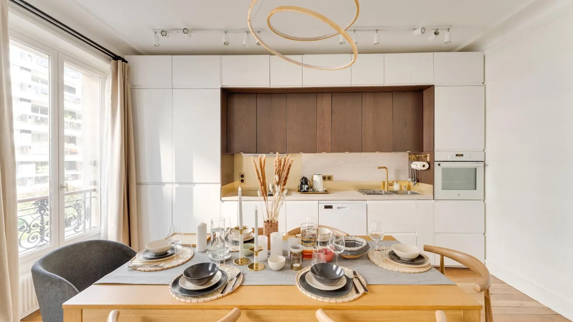 Trocadero -3 Bedrooms Apartment *